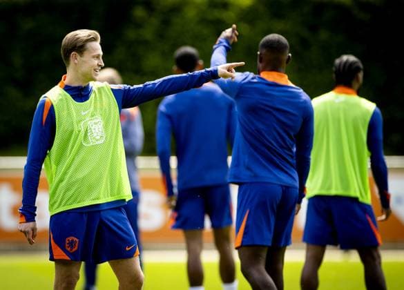 ZEIST - Frenkie de Jong during a training session of the Dutch national team, Nationalteam at the KNVB Campus on June 9, 2024 in Zeist, the Netherlands. The Dutch national team is preparing for the European Football Championship in Germany. ANP KOEN VAN WEEL UEFA EURO, EM, Europameisterschaft,Fussball 2024 Germany 2024 xVIxANPxSportx xxANPxIVx 500679443 originalFilename: 500679443.jpg