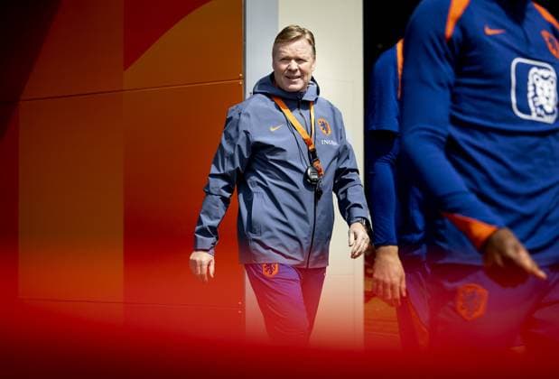 ZEIST - National coach Ronald Koeman during a training session of the Dutch national team, Nationalteam at the KNVB Campus on June 9, 2024 in Zeist, the Netherlands. The Dutch national team is preparing for the European Football Championship in Germany. ANP KOEN VAN WEEL UEFA EURO, EM, Europameisterschaft,Fussball 2024 Germany 2024 xVIxANPxSportx xxANPxIVx 500680225 originalFilename: 500680225.jpg