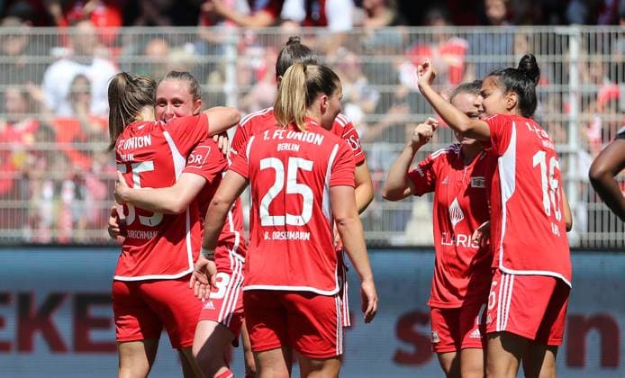2.v.l. Pia Metzner jubelt nach 1:0 mit Katja Orschmann, Dina Orschmann, Sarah Abu Sabbah Freude Emotion Jubel Fußball Fussball Regionalliga Damen Relegation zur 2.Bundesliga DFL Saison 2023 2024 09.06.2024 1.FC Union Berlin FCU vs. SV Henstedt-Ulzburg DFL regulations prohibit any use of photographs as image sequences and or quasi-video.