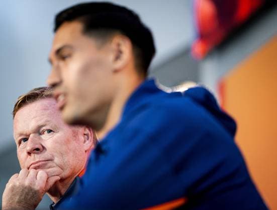 ZEIST - National coach Ronald Koeman and Tijjani Reijnders during a press conference, PK, Pressekonferenz of the Dutch national team, Nationalteam on the KNVB Campus on June 9, 2024 in Zeist, the Netherlands. The Dutch national team is preparing for the European Football Championship in Germany. ANP KOEN VAN WEEL UEFA EURO, EM, Europameisterschaft,Fussball 2024 Germany 2024 xVIxANPxSportx xxANPxIVx 500682558 originalFilename: 500682558.jpg