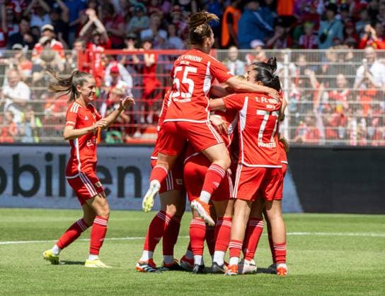 Fussball, Frauen, Saison 2023 2024, Aufstiegsspiel zur 2. Bundesliga (Hinspiel), 1. FC Union Berlin - SV Henstedt-Ulzburg, Union-Jubel nach Tor zum 1:0, 09.06. 2024,