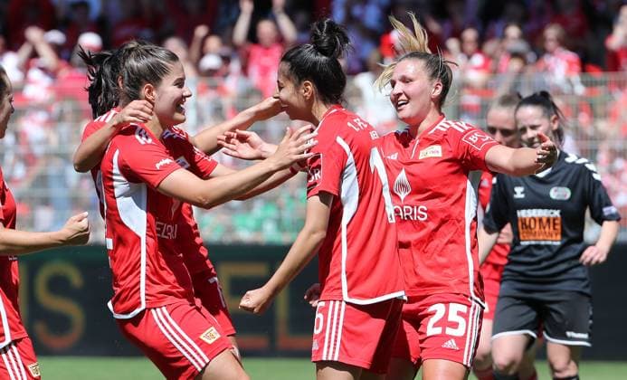 Sarah Abu Sabbah jubelt nach 2:0 mit Fatma Sakar, Dina Orschmann Freude Emotion Jubel Fußball Fussball Regionalliga Damen Relegation zur 2.Bundesliga DFL Saison 2023 2024 09.06.2024 1.FC Union Berlin FCU vs. SV Henstedt-Ulzburg DFL regulations prohibit any use of photographs as image sequences and or quasi-video.