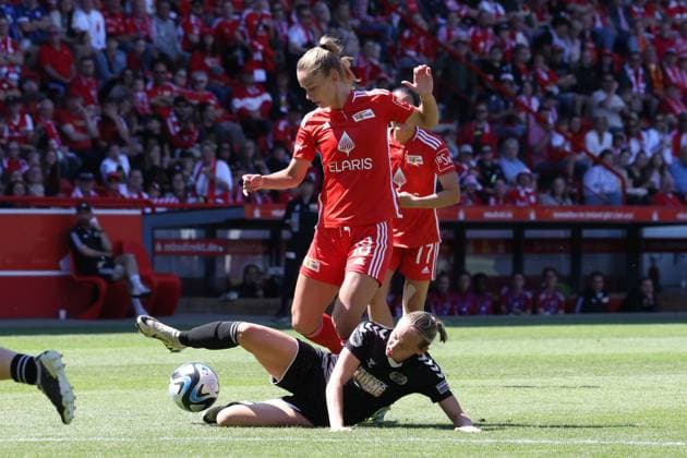 DEU, Region, Frauen, 1.FC Union vs. Henstedt-Ulzburg, 09.06.2024, Stadion Alte Foersterei, Berlin, DEU, Region, Frauen, 1.FC Union vs. Henstedt-Ulzburg, im Bild: Charleen Niesler (1.FC Union Berlin 18), Friederike Amelie Nagorny (Henstedt-Ulzburg 24) DFL - regulations prohibit any use of Photographs as image sequences and or quasi-video Foto: Juergen Engler nordphoto GmbH