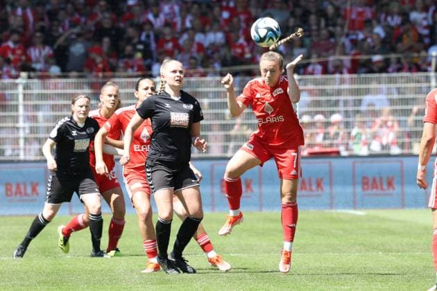 DEU, Region, Frauen, 1.FC Union vs. Henstedt-Ulzburg, 09.06.2024, Stadion Alte Foersterei, Berlin, DEU, Region, Frauen, 1.FC Union vs. Henstedt-Ulzburg, im Bild: Lisa Heiseler (1.FC Union Berlin 7), Sophie Hagedorn (Henstedt-Ulzburg 17) DFL - regulations prohibit any use of Photographs as image sequences and or quasi-video Foto: Juergen Engler nordphoto GmbH
