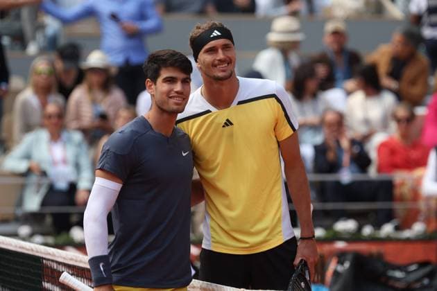 ROLAND GARROS PHOTOPQR LE PARISIEN Le Parisien Arnaud Journois ; PARIS ; 09 06 2024 ; TENNIS , ROLAND GARROS 2024 , SIMPLE MESSIEURS , COURT PHILIPPE CHATRIER 09 06 2024 FINALE CARLOS ALCARAZ vs ALEXANDER ZVEREV PHOTO LE PARISIEN ARNAUD JOURNOIS French Tennis Open in Roland Garros in Paris on June 9, 2024
