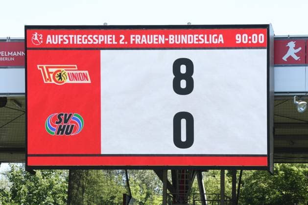 DEU, Region, Frauen, 1.FC Union vs. Henstedt-Ulzburg, 09.06.2024, Stadion Alte Foersterei, Berlin, DEU, Region, Frauen, 1.FC Union vs. Henstedt-Ulzburg, im Bild: Anzeigetafel mit dem Endergebnis, 8:0 DFL - regulations prohibit any use of Photographs as image sequences and or quasi-video Foto: Juergen Engler nordphoto GmbH