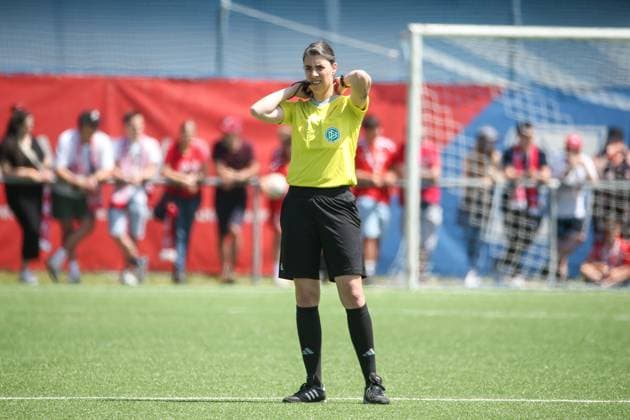 09.06.2024, xusrbx, Fussball 2.Bundesliga Relegation, FSV Mainz 05 Damen - VfL Bochum Damen emspor, v.l.: Sonja Ressler (Schiedsrichter), (DFL DFB REGULATIONS PROHIBIT ANY USE OF PHOTOGRAPHS as IMAGE SEQUENCES and or QUASI-VIDEO) Mainz