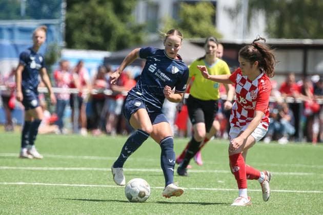 09.06.2024, xusrbx, Fussball 2.Bundesliga Relegation, FSV Mainz 05 Damen - VfL Bochum Damen emspor, v.l.: Nina Lange (VfL Bochum, 23), Fabienne Wuertele (1.FSV Mainz, 3), (DFL DFB REGULATIONS PROHIBIT ANY USE OF PHOTOGRAPHS as IMAGE SEQUENCES and or QUASI-VIDEO) Mainz