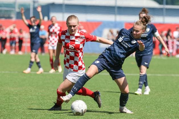 09.06.2024, xusrbx, Fussball 2.Bundesliga Relegation, FSV Mainz 05 Damen - VfL Bochum Damen emspor, v.l.: Cecilia Way (1.FSV Mainz, 15), Franziska Wenzel (VfL Bochum, 15), (DFL DFB REGULATIONS PROHIBIT ANY USE OF PHOTOGRAPHS as IMAGE SEQUENCES and or QUASI-VIDEO) Mainz