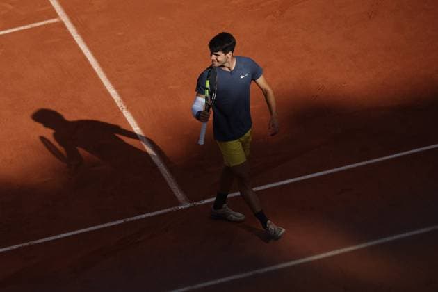 ROLAND GARROS PHOTOPQR LE PARISIEN Le Parisien Arnaud Journois ; PARIS ; 09 06 2024 ; TENNIS , ROLAND GARROS 2024 , SIMPLE MESSIEURS , COURT PHILIPPE CHATRIER 09 06 2024 FINALE CARLOS ALCARAZ vs ALEXANDER ZVEREV PHOTO LE PARISIEN ARNAUD JOURNOIS French Tennis Open in Roland Garros in Paris on June 9, 2024