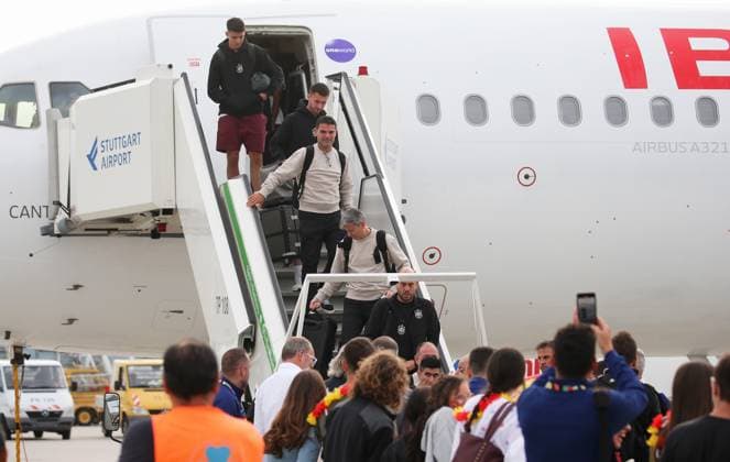 BAU 09.06.2024 Stuttgart Fußball EM Ankunft der spanischen Nationalmannschaft am Stuttgarter Flughafen,