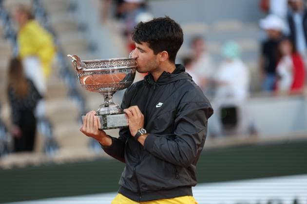 ROLAND GARROS PHOTOPQR LE PARISIEN Le Parisien Arnaud Journois ; PARIS ; 09 06 2024 ; TENNIS , ROLAND GARROS 2024 , SIMPLE MESSIEURS , COURT PHILIPPE CHATRIER 09 06 2024 FINALE CARLOS ALCARAZ vs ALEXANDER ZVEREV PHOTO LE PARISIEN ARNAUD JOURNOIS French Tennis Open in Roland Garros in Paris on June 9, 2024