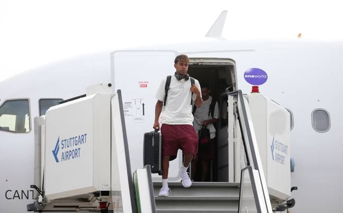 BAU 09.06.2024 Stuttgart Fußball EM Ankunft der spanischen Nationalmannschaft am Stuttgarter Flughafen,