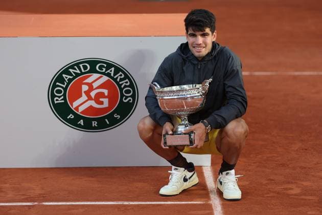 ROLAND GARROS PHOTOPQR LE PARISIEN Le Parisien Arnaud Journois ; PARIS ; 09 06 2024 ; TENNIS , ROLAND GARROS 2024 , SIMPLE MESSIEURS , COURT PHILIPPE CHATRIER 09 06 2024 FINALE CARLOS ALCARAZ vs ALEXANDER ZVEREV PHOTO LE PARISIEN ARNAUD JOURNOIS French Tennis Open in Roland Garros in Paris on June 9, 2024