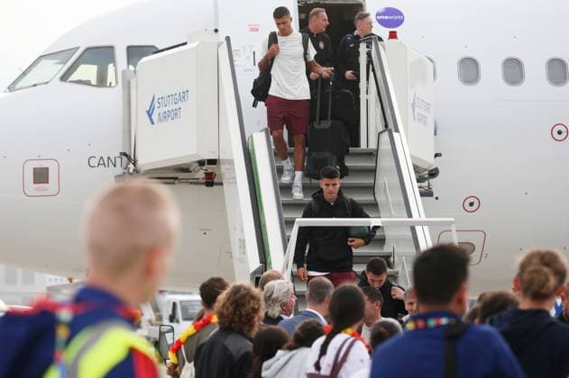 BAU 09.06.2024 Stuttgart Fußball EM Ankunft der spanischen Nationalmannschaft am Stuttgarter Flughafen,