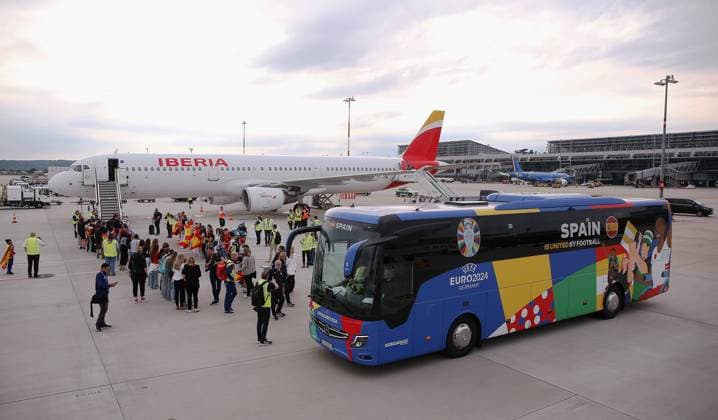 BAU 09.06.2024 Stuttgart Fußball EM Ankunft der spanischen Nationalmannschaft am Stuttgarter Flughafen,