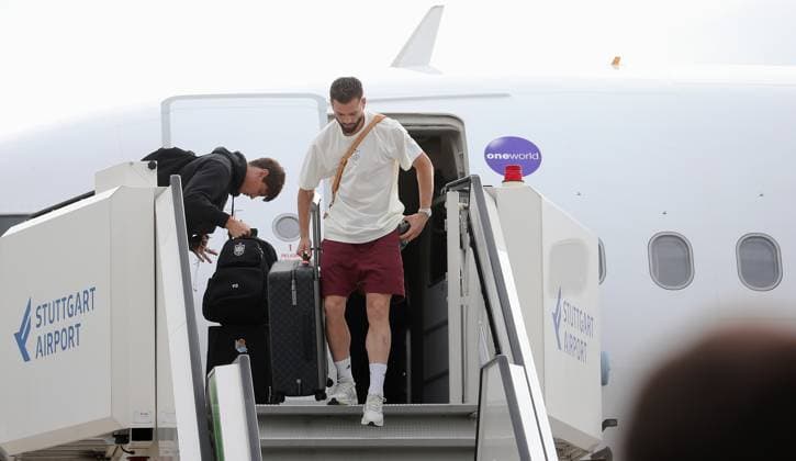 BAU 09.06.2024 Stuttgart Fußball EM Ankunft der spanischen Nationalmannschaft am Stuttgarter Flughafen,