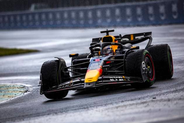 01 VERSTAPPEN Max (nld), Red Bull Racing RB20, action during the Formula 1 AWS Grand Prix du Canada 2024, 9th round of the 2024 Formula One World Championship, WM, Weltmeisterschaft from June 07 to 09, 2024 on the Circuit Gilles Villeneuve, in MontrÃ al, Canada - F1 - CANADIAN GRAND PRIX 2024 DPPI Panoramic  240609_R09_CANADA_DP_EA020095