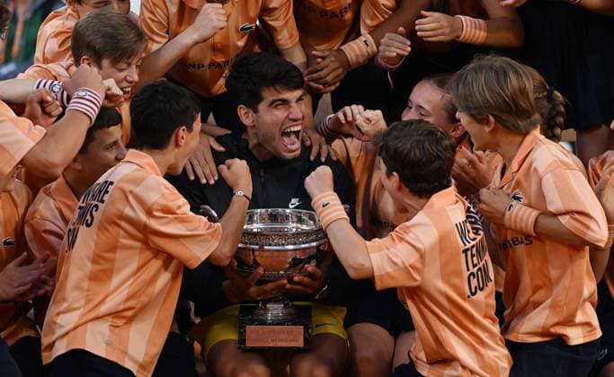 Bilder des Jahres 2024, Sport 06 Juni Sport Themen der Woche KW23 Sport Bilder des Tages 2024 Roland Garros Mens Single Final Carlos Alcaraz (ESP) vs. Alexander Zverev (GER) *** 2024 Roland Garros Mens Single Final Carlos Alcaraz ESP vs Alexander Zverev GER
