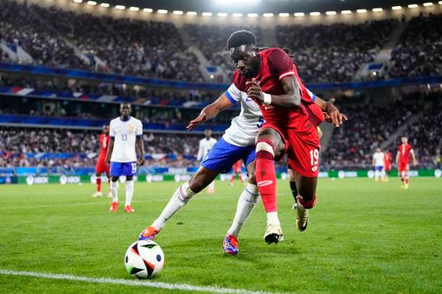 France v Canada - International Friendly, Länderspiel, Nationalmannschaft Jules Kounde centre-back of France and FC Barcelona, Barca and Alphonso Davies left-back of Canada and Bayern Munich compete for the ball during the friendly match between France and Canada at Nouveau Stade Bordeaux on June 9, 2024 in Bordeaux, France. Bordeaux France  Copyright: xJosexBretonx originalFilename:breton-francevc240609_npu7G.jpg