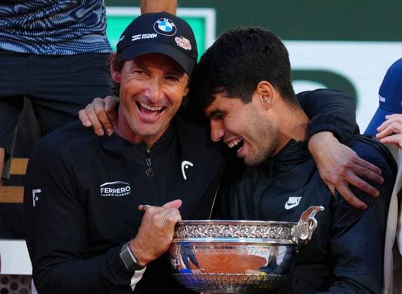 Carlos Alcaraz celebrates with coach Juan Carlos Ferrero French Open Tennis, Day 15, Tennis, Roland Garros, Paris, France - 09 June 2024  Copyright: xJavierxGarcia Shutterstockx 14523810cg