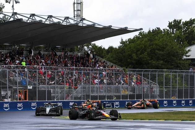01 VERSTAPPEN Max (nld), Red Bull Racing RB20, action leads during the Formula 1 AWS Grand Prix du Canada 2024, 9th round of the 2024 Formula One World Championship, WM, Weltmeisterschaft from June 07 to 09, 2024 on the Circuit Gilles Villeneuve, in MontrÃ al, Canada - F1 - CANADIAN GRAND PRIX 2024 DPPI Panoramic  240609_R09_CANADA_DP_EA019080