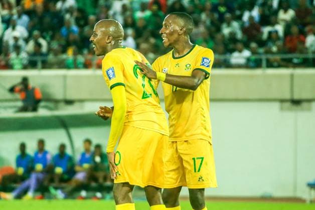 UYO, NIGERIA - JUNE 7: Khuliso Mudau and Elias Mokwana of South Africa during the 2026 FIFA World Cup, WM, Weltmeisterschaft, Fussball Qualifier match between Nigeria and South Africa at Goodswill Akpabio International Stadium on June 7, 2024 in Uyo, Nigeria. Photo by Oty Silas Copyright: xShengolpixsx