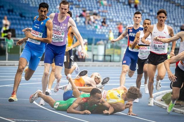 Bilder des Jahres 2024, Sport 06 Juni Sport Themen der Woche KW24 Sport Bilder des Tages Leichtathletik-Europameisterschaften; Rom, 10.06.2024 Robert FARKEN (GER) stützt im 1500m Vorlauf; Leichtathletik-Europameisterschaften am 10.06.24 im Olympiastadion in Rom, Italien. *** European Athletics Championships Rome, 10 06 2024 Robert FARKEN GER supports in the 1500m preliminary heat European Athletics Championships on 10 06 24 at the Olympic Stadium in Rome, Italy Copyright: xBEAUTIFULxSPORTS LeahxKohringx