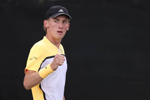Henry Searle during the match against Luke Saville Rothesay Open Nottingham, Day 1, Tennis, Lexus Nottingham Tennis Centre, Nottingham, UK - 10 June 2024  Copyright: xRyanxBrowne Shutterstockx 14523726q