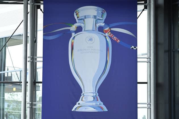 UEFA EURO, EM, Europameisterschaft,Fussball 2024 - Stadium Open Media Days am 10.06.2024 in der Arena AufSchalke in Gelsenkirchen Der Henri-Delaunay-Pokal - Die Trophäe der UEFA EURO 2024