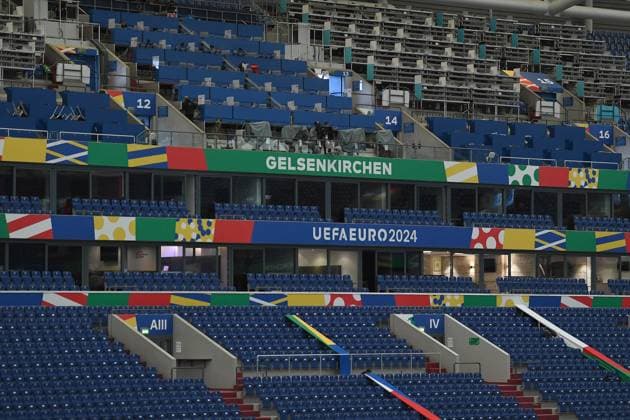 UEFA EURO, EM, Europameisterschaft,Fussball 2024 - Stadium Open Media Days am 10.06.2024 in der Arena AufSchalke in Gelsenkirchen TV-Kameras stehen auf der Pressetribüne in der Arena AufSchalke