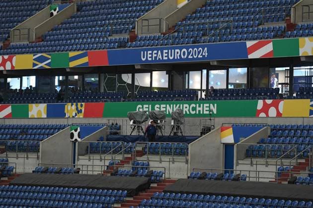 UEFA EURO, EM, Europameisterschaft,Fussball 2024 - Stadium Open Media Days am 10.06.2024 in der Arena AufSchalke in Gelsenkirchen TV-Kameras stehen auf der Pressetribüne in der Arena AufSchalke