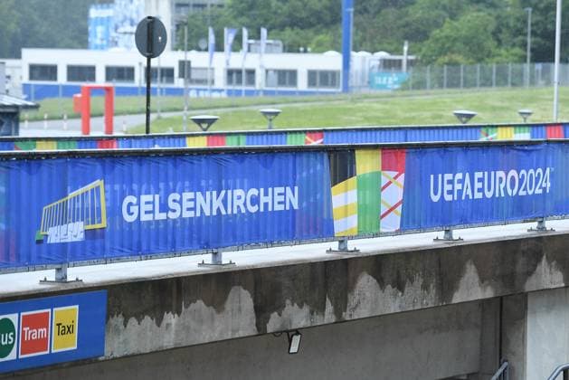 UEFA EURO, EM, Europameisterschaft,Fussball 2024 - Stadium Open Media Days am 10.06.2024 in der Arena AufSchalke in Gelsenkirchen Werbebanner mit der Aufschrift: Gelsenkirchen - UEFA EURO 2024