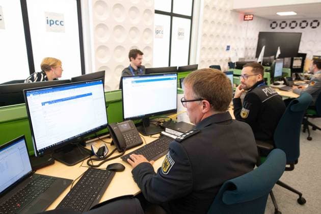 Das IPCC in Neuss, Innenansicht, allgemein, feature, Randmotiv, Symbolfoto Eroeffnung des IPCC International Police cooperation Center fuer die UEFA Fussball Europameisterschaft 2024, , Neuss, am 10.06.2024. Â