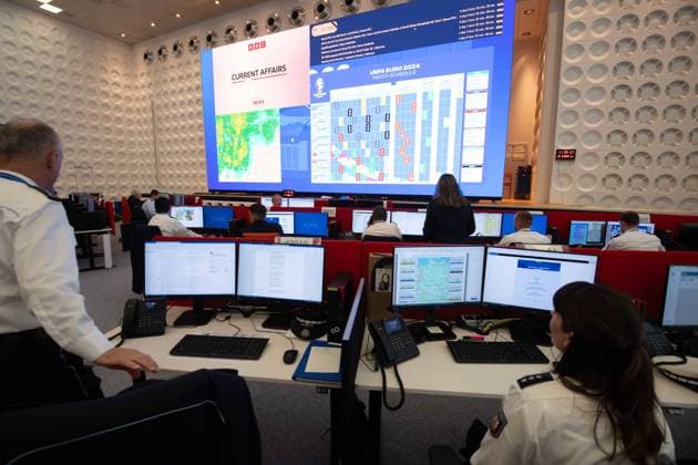 Das IPCC in Neuss, Innenansicht, allgemein, feature, Randmotiv, Symbolfoto Eroeffnung des IPCC International Police cooperation Center fuer die UEFA Fussball Europameisterschaft 2024, , Neuss, am 10.06.2024. Â