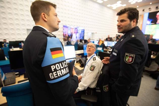 Das IPCC in Neuss, Innenansicht, allgemein, feature, Randmotiv, Symbolfoto Eroeffnung des IPCC International Police cooperation Center fuer die UEFA Fussball Europameisterschaft 2024, , Neuss, am 10.06.2024. Â