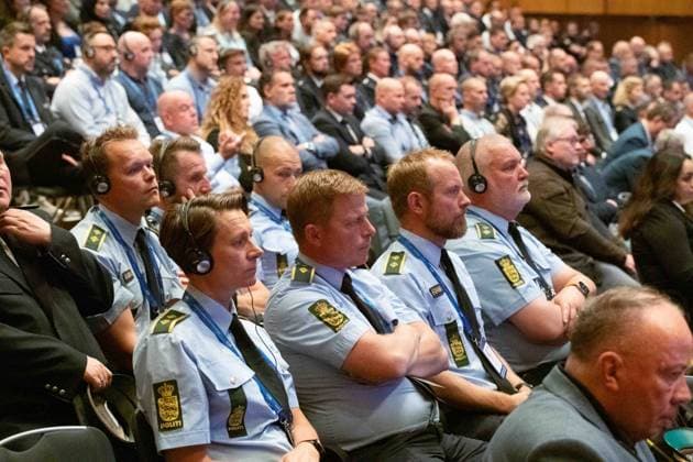 Internationale Polizisten und Polizistinnen verfolgen die Eroeffnungsfeier, Eroeffnung des IPCC International Police cooperation Center fuer die UEFA Fussball Europameisterschaft 2024, , Neuss, am 10.06.2024. Â