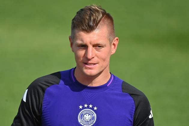 Toni KROOS (GER), Aktion,Einzelbild,angeschnittenes Einzelmotiv,Portraet,Portrait,Porträt. Oeffentliches Training, Deutsche Fussball Nationalmannschaft,Trainingslager in Herzogenaurach am 10.06.2024