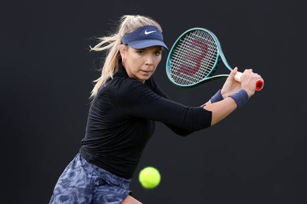 Katie Boulter her 1st round match on Centre Court against Harriet Dart Rothesay Open Nottingham, Day 1, Tennis, Lexus Nottingham Tennis Centre, Nottingham, UK - 10 June 2024  Copyright: xRyanxBrowne Shutterstockx 14523726cx