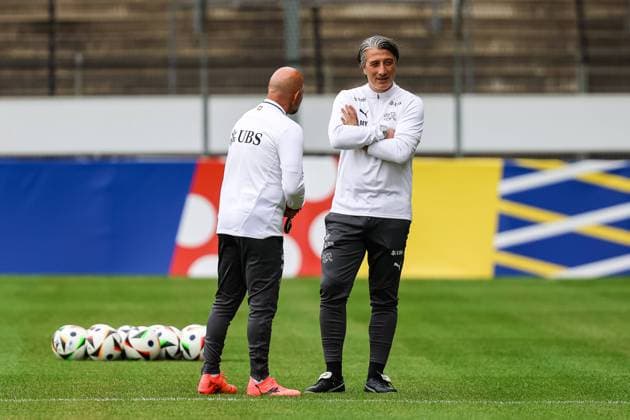 Murat Yakin (Swiss, Schweiz, Coach, Trainer) Giorgio Contini (Swiss, Schweiz, Assistent Coach, Co-Trainer) GER, Training Fussball Herren Nationalmannschaft Schweiz, Swiss, UEFA Fussball Europameisterschaft 2024 DFB DFL REGULATIONS PROHIBIT ANY USE OF PHOTOGRAPHS AS IMAGE SEQUENCES AND OR QUASI-VIDEO GER, Training Fussball Herren Nationalmannschaft Schweiz, Swiss, UEFA Fussball Europameisterschaft 2024 Stuttgart Copyright: xEibner-Pressefoto RogerxBuerkex EP