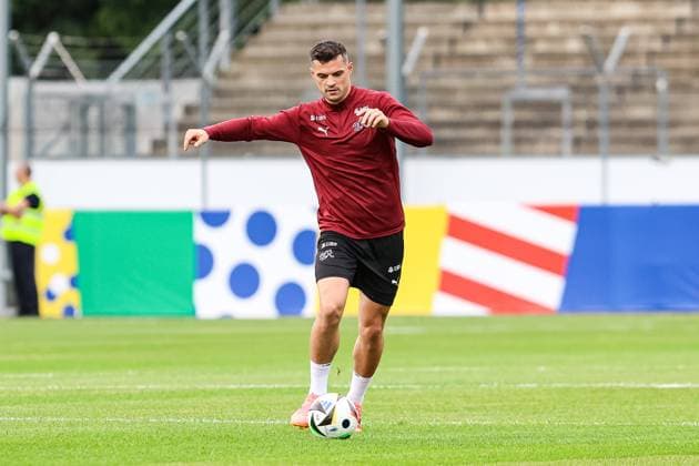 Granit Xhaka (Swiss, Schweiz) GER, Training Fussball Herren Nationalmannschaft Schweiz, Swiss, UEFA Fussball Europameisterschaft 2024 DFB DFL REGULATIONS PROHIBIT ANY USE OF PHOTOGRAPHS AS IMAGE SEQUENCES AND OR QUASI-VIDEO GER, Training Fussball Herren Nationalmannschaft Schweiz, Swiss, UEFA Fussball Europameisterschaft 2024 Stuttgart Copyright: xEibner-Pressefoto RogerxBuerkex EP