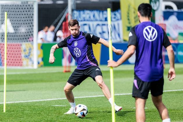 Trainingslager Vorbereitung UEFA EURO 2024 Deutschland; 10.06.2024 Pascal Groß (Deutschland, 5) am Ball Trainingslager Vorbereitung UEFA EURO 2024 Deutschland - Öffentliches Training; Adi-Dassler-Stadion, Herzogenaurach am 10.06.2024 Copyright: xBEAUTIFULxSPORTS Wunderlx