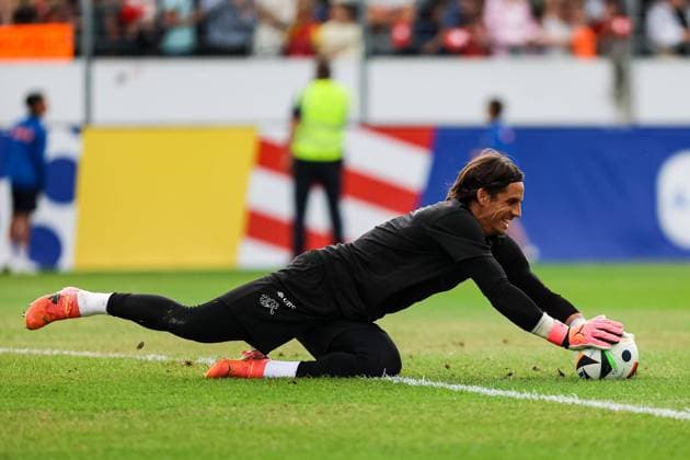Yann Sommer (Swiss, Schweiz) hat Spass beim Torwart Training GER, Training Fussball Herren Nationalmannschaft Schweiz, Swiss, UEFA Fussball Europameisterschaft 2024 DFB DFL REGULATIONS PROHIBIT ANY USE OF PHOTOGRAPHS AS IMAGE SEQUENCES AND OR QUASI-VIDEO GER, Training Fussball Herren Nationalmannschaft Schweiz, Swiss, UEFA Fussball Europameisterschaft 2024 Stuttgart Copyright: xEibner-Pressefoto RogerxBuerkex EP
