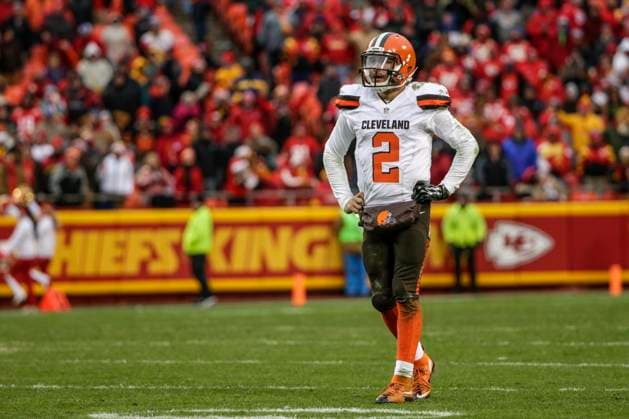 NFL, American Football Herren, USA 2015: Browns vs Chiefs DEC 27 December 27, 2015: Cleveland Browns quarterback Johnny Manziel (2) reacts to an incomplete pass during the NFL game between the Cleveland Browns and the Kansas City Chiefs at Arrowhead Stadium in Kansas City, MO. The Chiefs defeated the Browns 17-13 Tim Warner CSM. Kansas City Missouri United States of America EDITORIAL USE ONLY Copyright: xx ZUMA-20151227_zaf_c04_160.jpg TimxWarnerx csmphototwo214078
