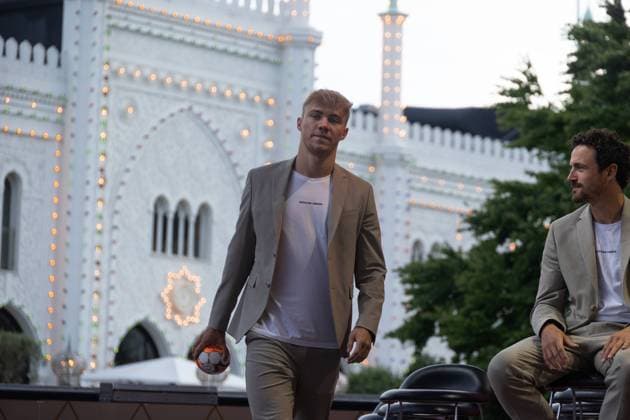 Denmark s Rasmus Hoejlund on the stage in Tivoli in Copenhagen Monday June, 10, 2024. DBU, TV2 and Tivoli send the Danish men s national football team off to the UEFA EURO, EM, Europameisterschaft,Fussball 2024 with a live show from Tivoli in Copenhagen Copenhagen Tivoli Denmark Copyright: xKristianxTuxenxLadegaardxBergx 2E6A6588