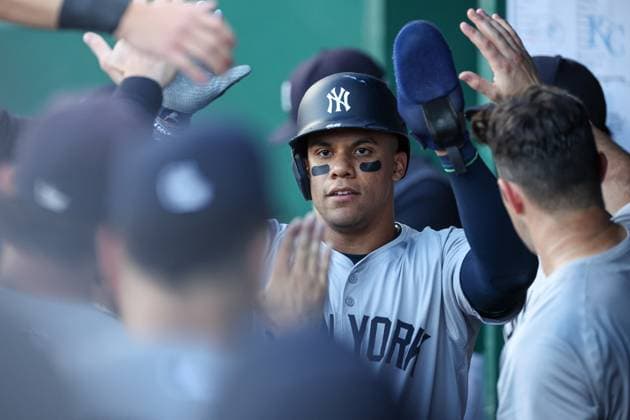 June 10, 2024, Kansas City, Missouri, USA New York Yankees designated hitter JUAN SOTO (22) celebrates scoring a run with teammates against the Kansas City Royals at Kauffman Stadium in Kansas City. Kansas City USA - ZUMAc04_ 20240610_zma_c04_003 Copyright: xDavidxSmithx