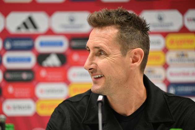 11.06.2024 - 1. FC Nürnberg Nuernberg FCN Club - Medientermin - Pressekonferenz Vorstellung neuer Trainer Cheftrainer - - xwoxzix - Miroslav Klose ( Trainer 1. FC Nürnberg FCN ) happy