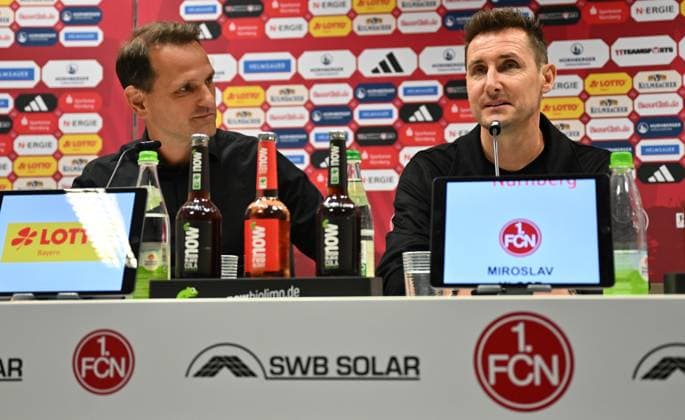 11.06.2024 - 1. FC Nürnberg Nuernberg FCN Club - Medientermin - Pressekonferenz Vorstellung neuer Trainer Cheftrainer - - xwoxzix - Joti Chatzialexiou ( Vorstand 1. FC Nürnberg FCN ) Miroslav Klose ( Trainer 1. FC Nürnberg FCN )