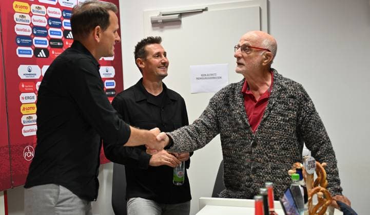 11.06.2024 - 1. FC Nürnberg Nuernberg FCN Club - Medientermin - Pressekonferenz Vorstellung neuer Trainer Cheftrainer - - xwoxzix - Joti Chatzialexiou ( Vorstand 1. FC Nürnberg FCN ) Miroslav Klose ( Trainer 1. FC Nürnberg FCN ) Günther Koch (ehem. Aufsichtsratsmitglied 1. FC Nürnberg FCN )