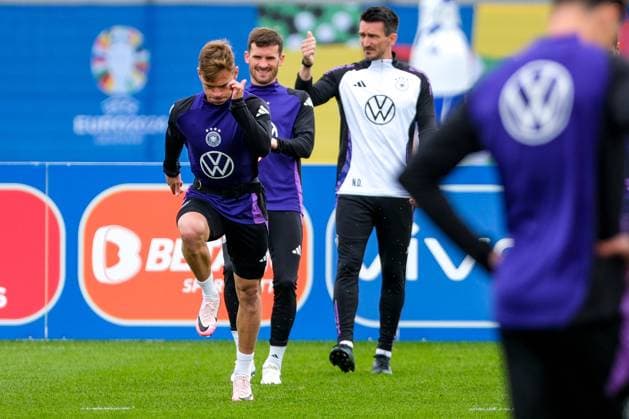 Joshua Kimmich (Deutschland , 06) und Pascal Groß (Deutschland , 05), GER, DFB, Training, Fussball Herren Nationalmannschaft Deutschland, UEFA Fussball Europameisterschaft 2024, Herzogenaurach 11.06.2024. GER, DFB, Training, Fussball Herren Nationalmannschaft Deutschland, UEFA Fussball Europameisterschaft 2024, Herzogenaurach 11.06.2024. Herzogenaurach Copyright: xEibner-Pressefoto FlorianxWieganx EP_FWD